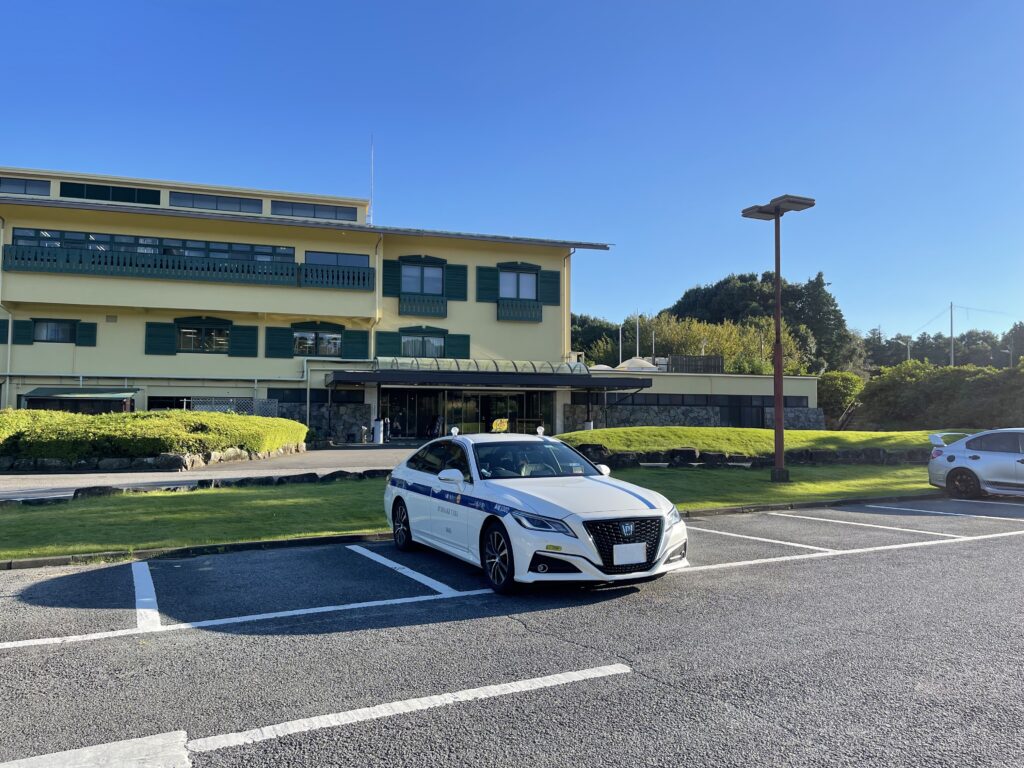 Private taxi parked at the entrance of Sobu Country Club Inba Course in Chiba, Japan
