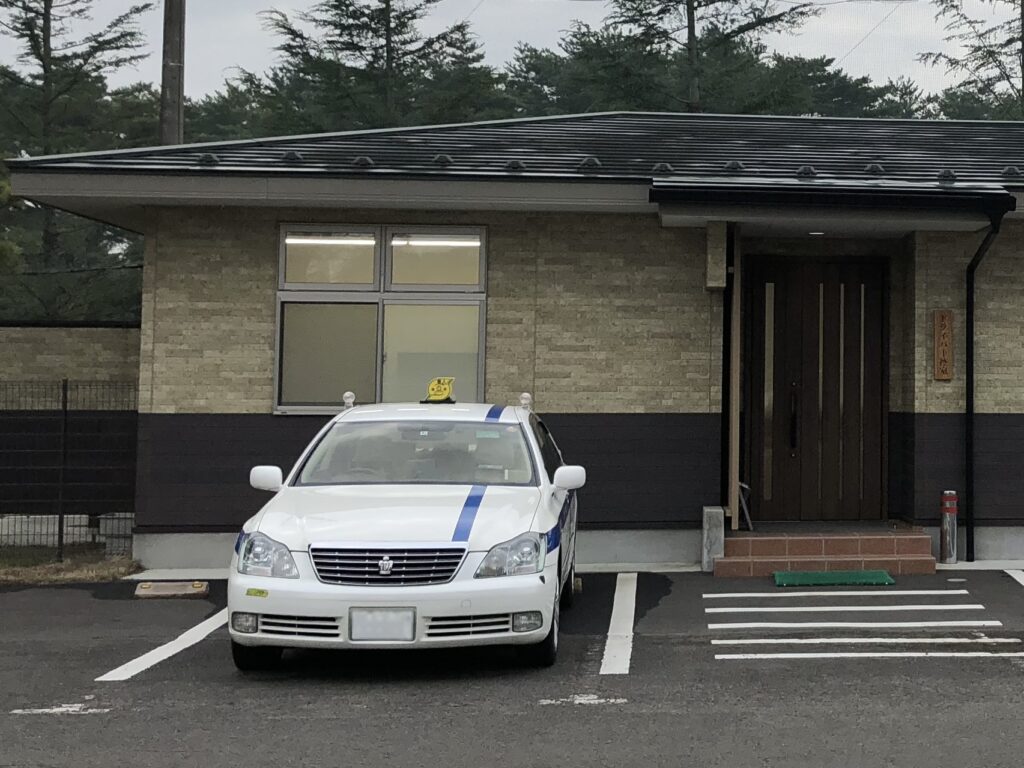 2018年、開業したばかりのゼロクラウンで茨城ゴルフ倶楽部へ向かう藤﨑タクシー。